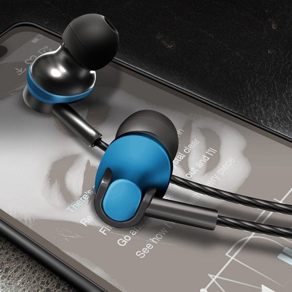 Earphone in ear type double bass karaoke is suitable for Android mobile phone general wire control with one earplug for mobile phone